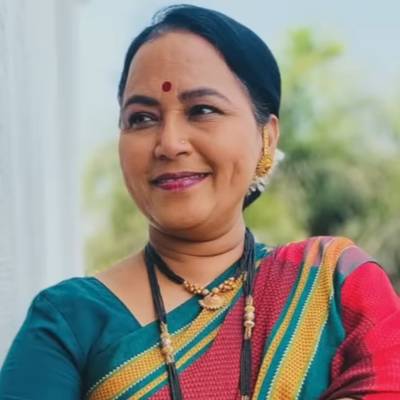 Asha Shelar as Kamini
