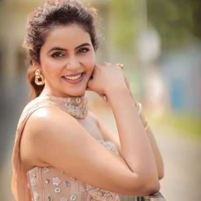 Chaitra Reddy as Kayal