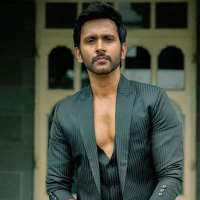 Mishkat Varma as Om Ramdas Vajpayee