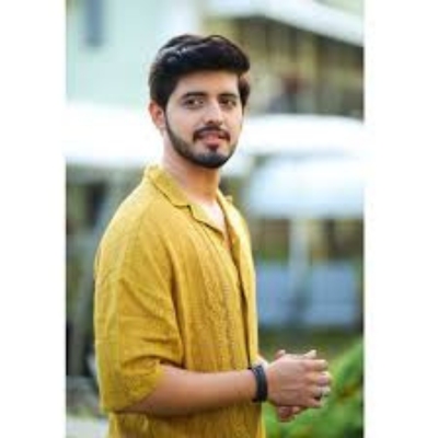 Nikhil Damle as Hrishi Satish Inamdar