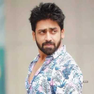 Swaminathan Anantharaman as Vijay / Kumaran