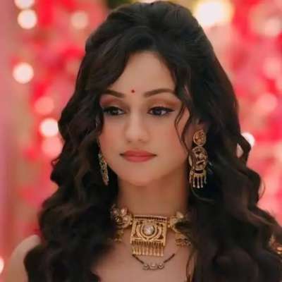 Urvashi Pardeshi as Janhvi Agarwal Mittal 