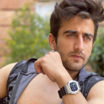 Zayn Ibad Khan as Vihaan Pratap Singh / Daavansh